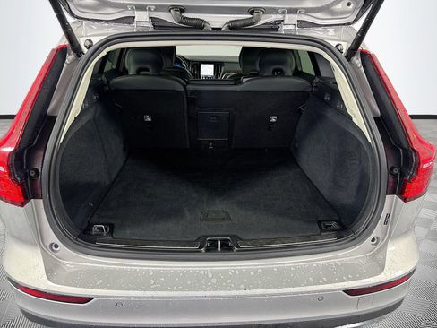Used 2025 Volvo V60 B5 Cross Country Plus AWD/4WD image 26