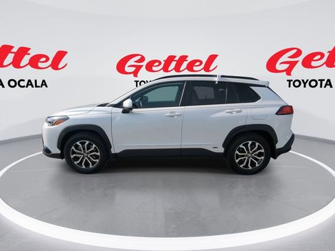 Used 2023 Toyota Corolla Cross SE image 5