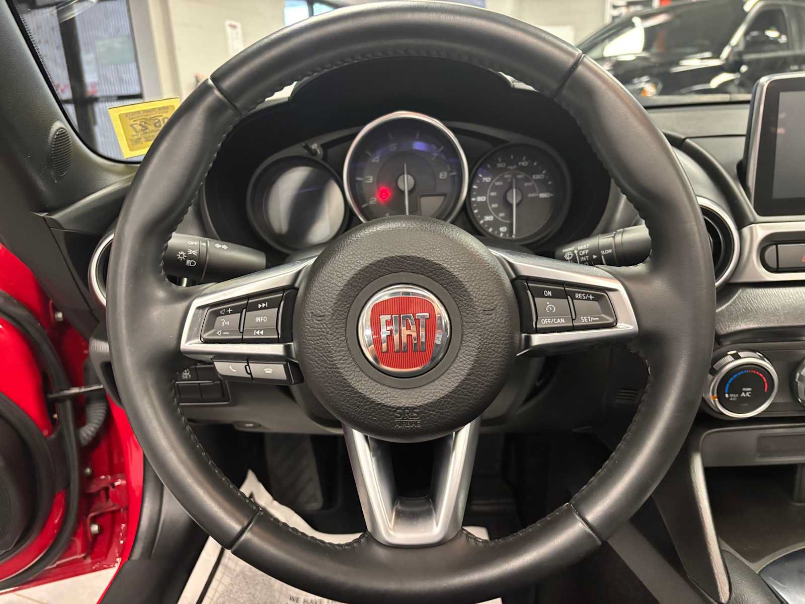 Used 2018 FIAT 124 Spider Classica w/ Technology Group RWD image 13
