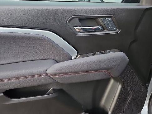 Used 2024 Chevrolet Colorado Z71 w/ Z71 Convenience Package 2 image 21