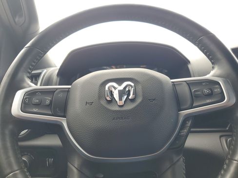 Used 2024 RAM 2500 Big Horn w/ Sport Appearance Package image 10