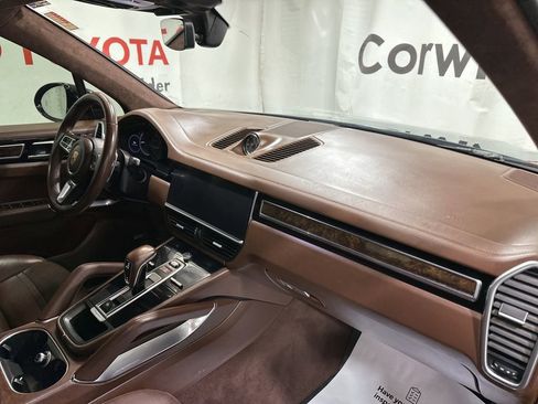 Used 2019 Porsche Cayenne Turbo image 13
