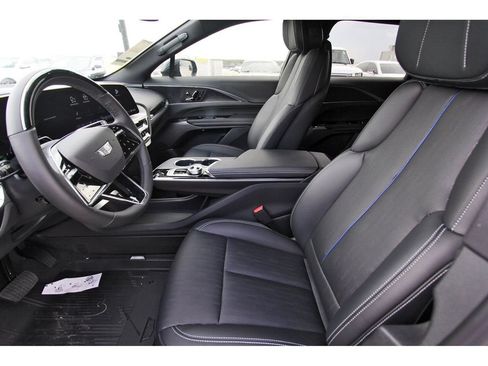 New 2026 Cadillac Lyriq Luxury AWD/4WD image 6