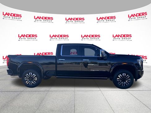 Used 2024 GMC Sierra 2500 Denali Ultimate image 2