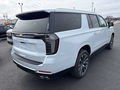 New 2026 Chevrolet Suburban High Country image 3