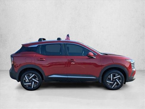 Used 2025 Nissan Kicks SV w/ SV Premium Package FWD image 4
