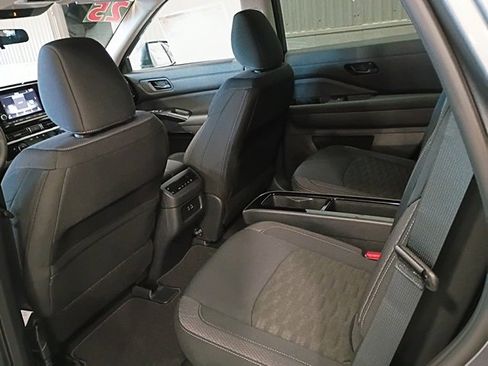 New 2025 Nissan Pathfinder SV image 12