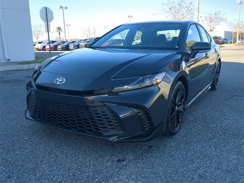 Certified 2025 Toyota Camry SE image 8