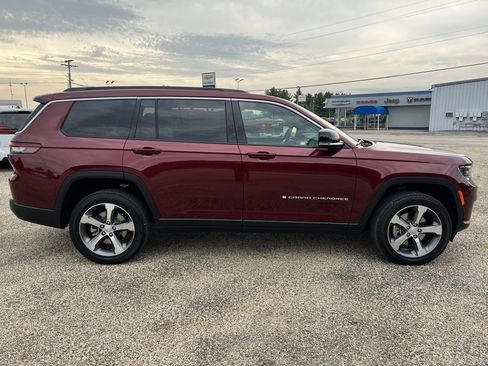 New 2025 Jeep Grand Cherokee L Limited w/ Luxury Tech Group II image 8