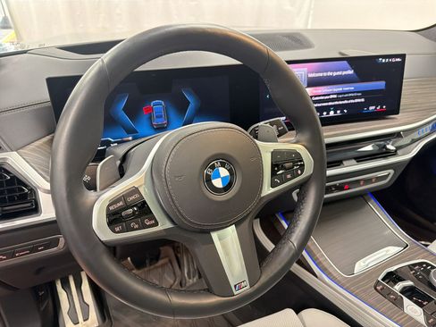Used 2024 BMW X7 xDrive40i w/ M Sport Package image 16
