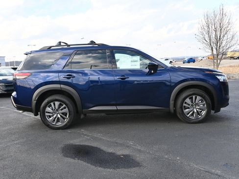 New 2026 Nissan Pathfinder SV image 5