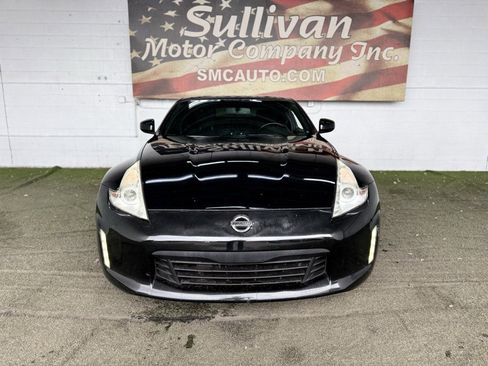 Used 2017 Nissan 370Z w/ Sport Package image 7