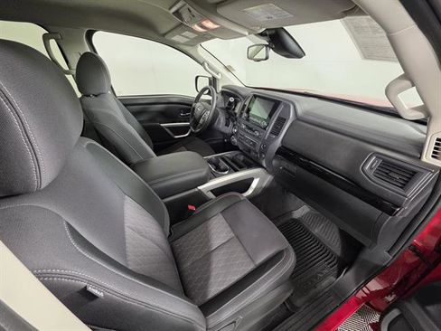 Used 2024 Nissan Titan SV w/ SV Convenience Package image 16