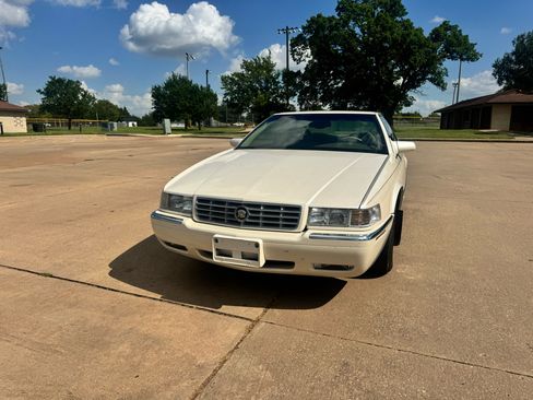 Used 2001 Cadillac Eldorado ESC w/ Comfort/Convenience Pkg image 4