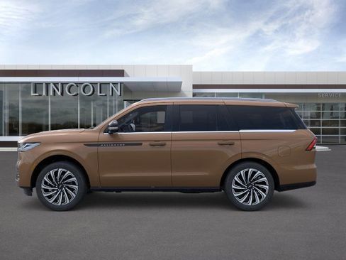 New 2026 Lincoln Navigator Black Label AWD/4WD image 3