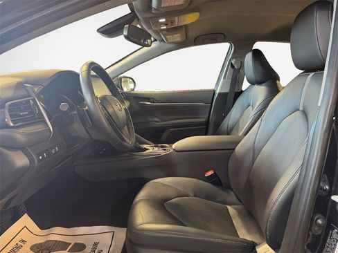 Used 2023 Toyota Camry XSE image 12