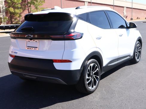 Used 2023 Chevrolet Bolt EUV Premier w/ Sun & Sound Package image 31