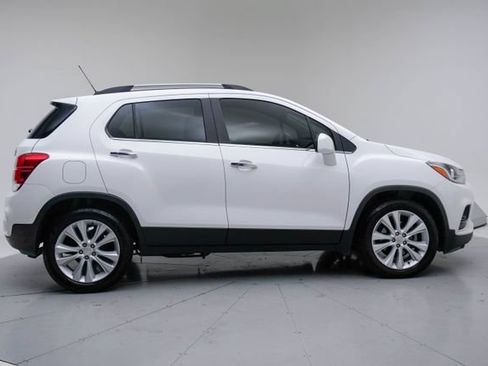 Used 2018 Chevrolet Trax Premier FWD image 27
