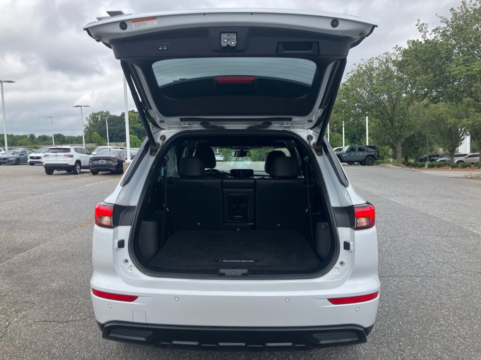 Used 2023 Mitsubishi Outlander SEL AWD/4WD image 19