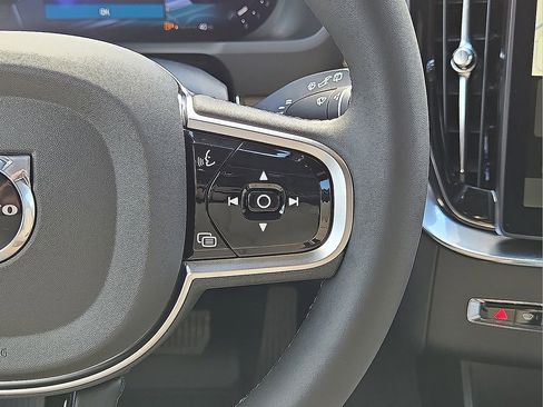 New 2026 Volvo XC90 B6 Plus w/ Protection Package Premier AWD/4WD image 20