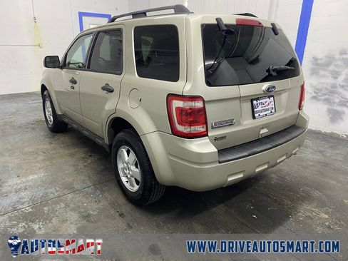 Used 2010 Ford Escape XLT image 5