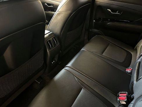 Certified 2025 Hyundai Santa Cruz Limited image 12