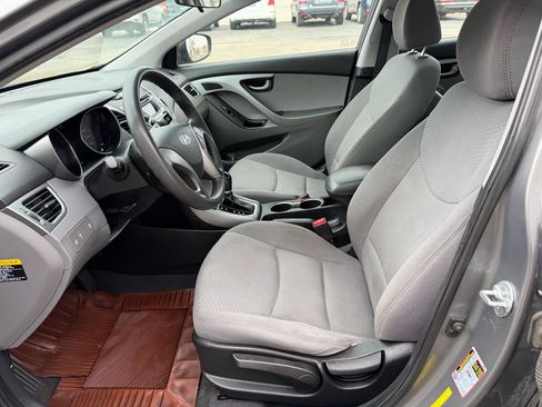 Used 2014 Hyundai Elantra SE image 11