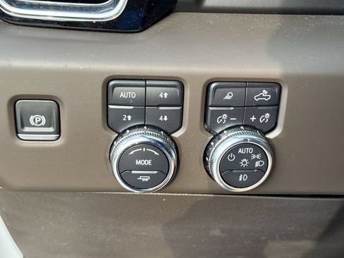 Used 2025 GMC Sierra 1500 Denali w/ Denali Reserve Package AWD/4WD image 18
