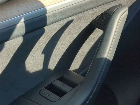 Used 2023 Tesla Model Y Long Range image 27