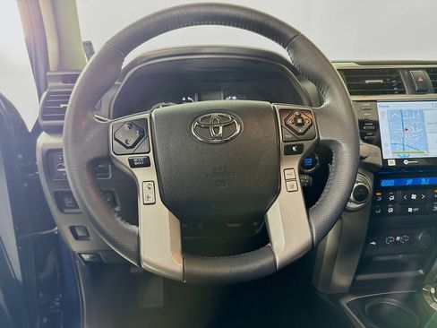 Used 2022 Toyota 4Runner Limited AWD/4WD image 12