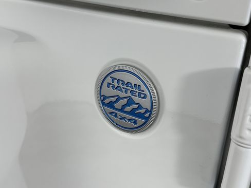 Used 2022 Jeep Wrangler Unlimited Sahara w/ Cold Weather Group image 17