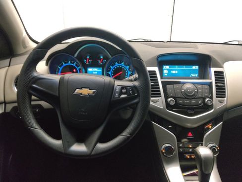 Used 2016 Chevrolet Cruze LS image 22