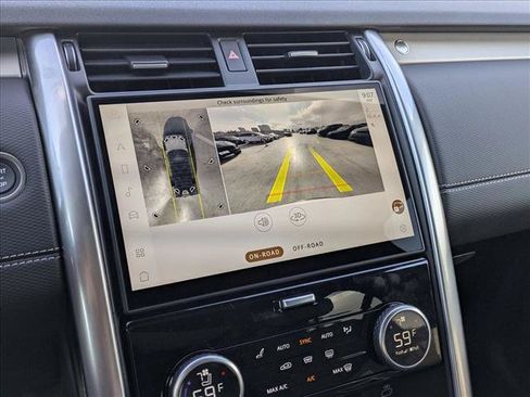 New 2025 Land Rover Discovery Dynamic SE AWD/4WD image 13