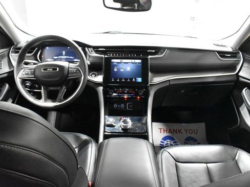 Used 2022 Jeep Grand Cherokee L Limited AWD/4WD image 6