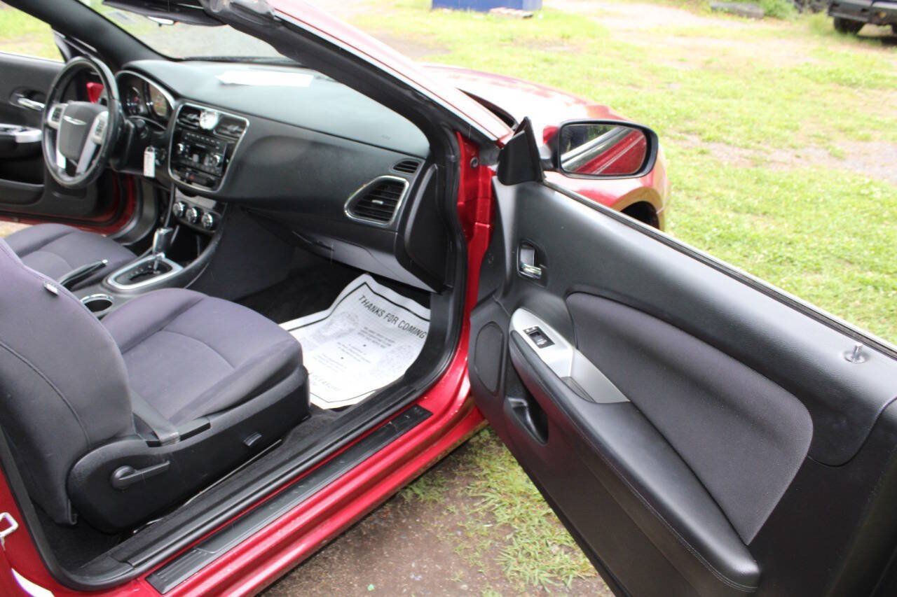 Used 2013 Chrysler 200 Touring FWD image 27