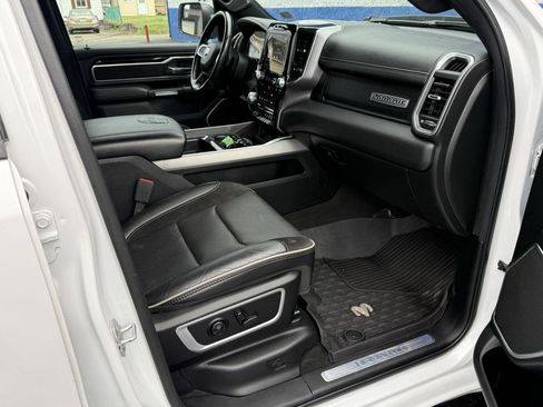 Used 2020 RAM 1500 Laramie w/ Night Edition image 25