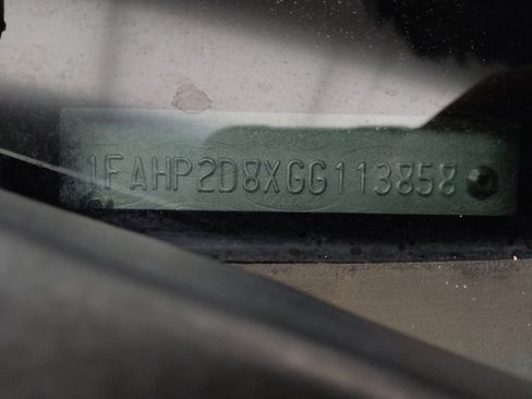 Used 2016 Ford Taurus SE FWD image 33