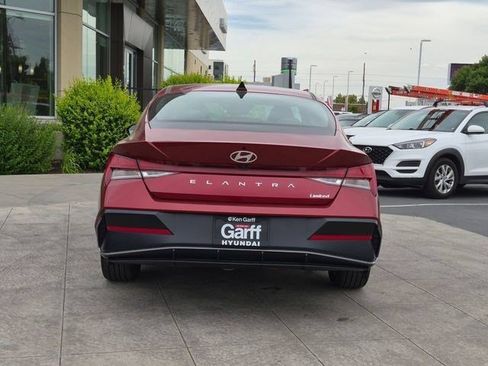 Certified 2025 Hyundai Elantra Limited FWD image 5