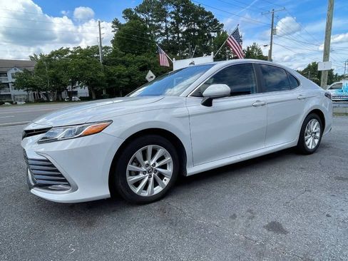 Used 2023 Toyota Camry LE FWD image 4