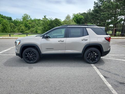 New 2026 GMC Terrain Elevation FWD image 2