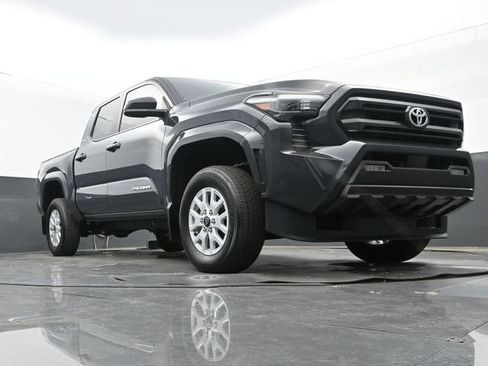 Used 2026 Toyota Tacoma SR5 RWD image 23