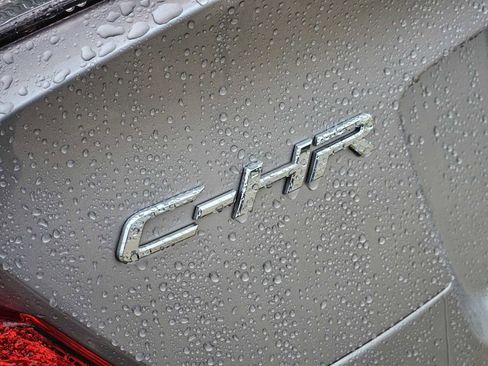 Used 2019 Toyota C-HR LE FWD image 11