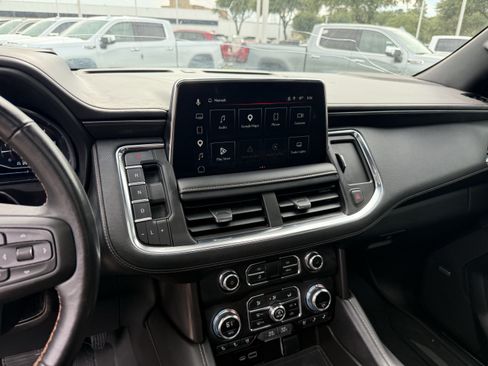 Used 2023 GMC Yukon XL AT4 w/ AT4 Premium Package AWD/4WD image 19