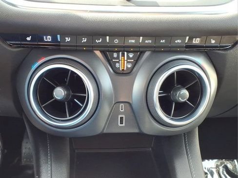 Used 2022 Chevrolet Blazer LT AWD/4WD image 21