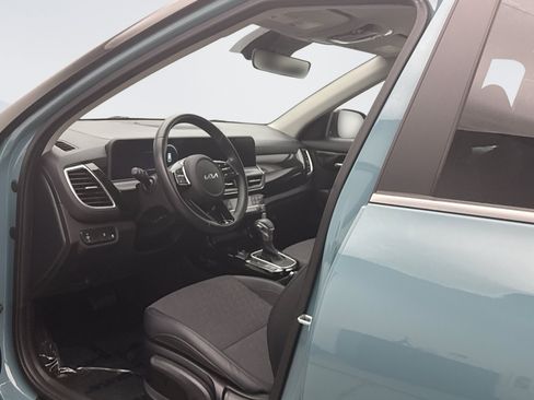 Used 2024 Kia Seltos S AWD/4WD image 10