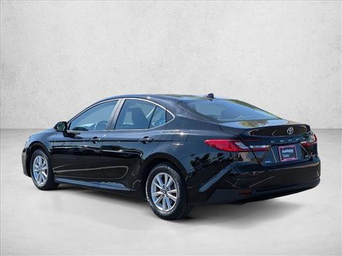 Used 2025 Toyota Camry LE FWD image 8