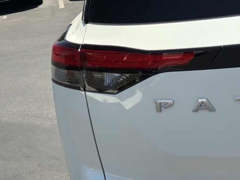 Used 2022 Nissan Pathfinder Platinum w/ Cargo Package FWD image 27