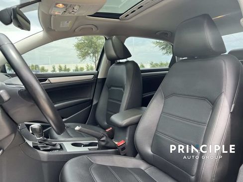 Used 2019 Volkswagen Passat 2.0T Wolfsburg w/ Wheels & Sunroof Package FWD image 13