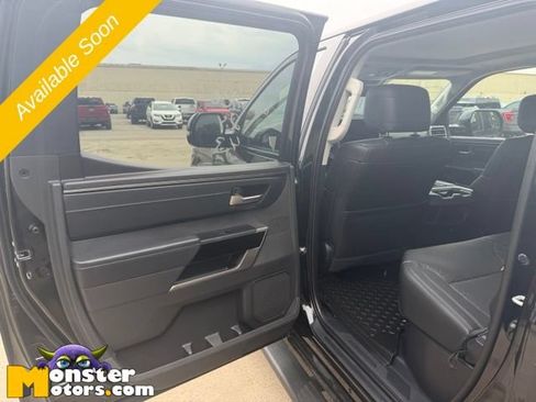 Used 2024 Toyota Tundra Limited AWD/4WD image 9