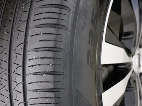 Used 2024 Volvo XC60 T8 Core image 16